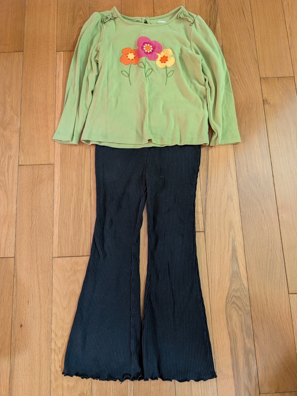 Girls 4T Floral applique Top With Black Flare Pants